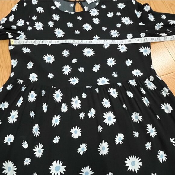 Aritzia ittle oon eartstrings loral idi ress - Picture 13 of 14